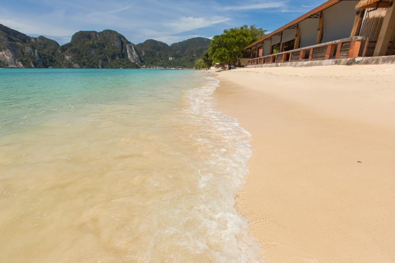 Phi Phi Andaman Beach Resort Bagian luar foto