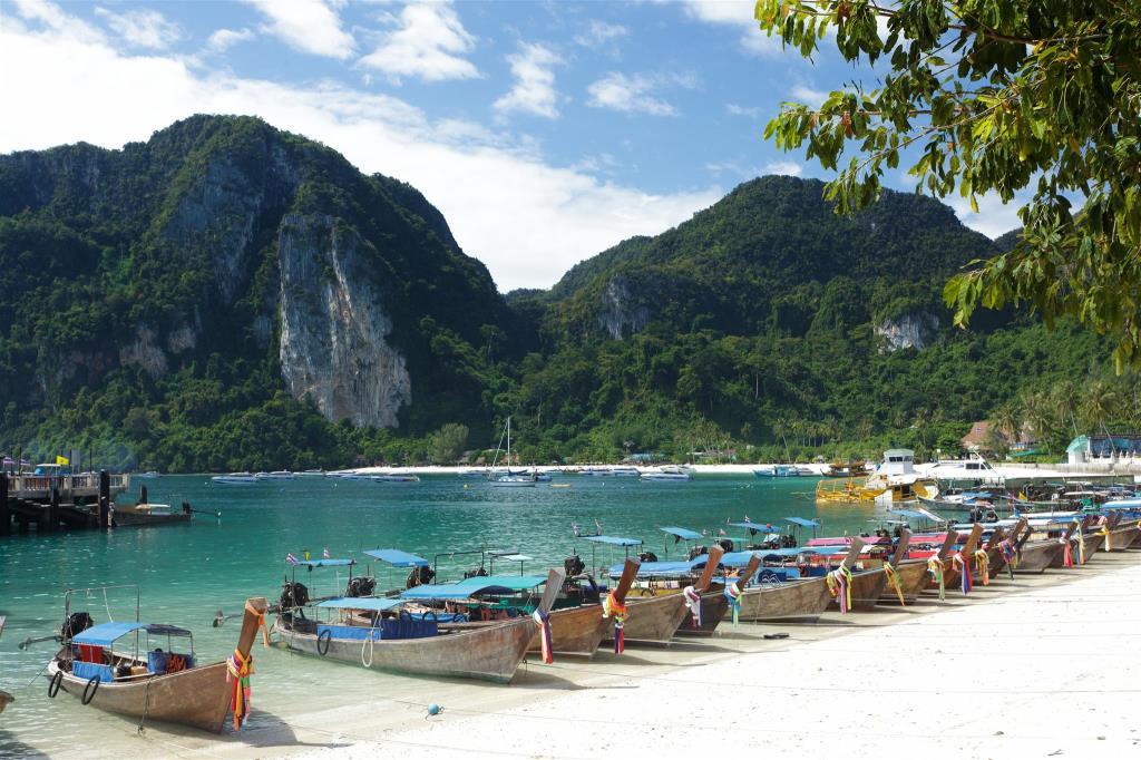 Phi Phi Andaman Beach Resort Bagian luar foto